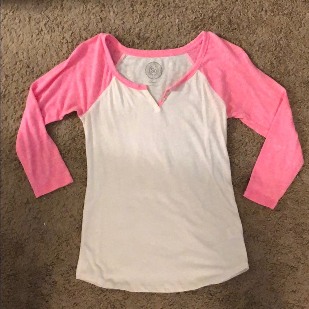 Baseball tee. 3/4 length sleeves